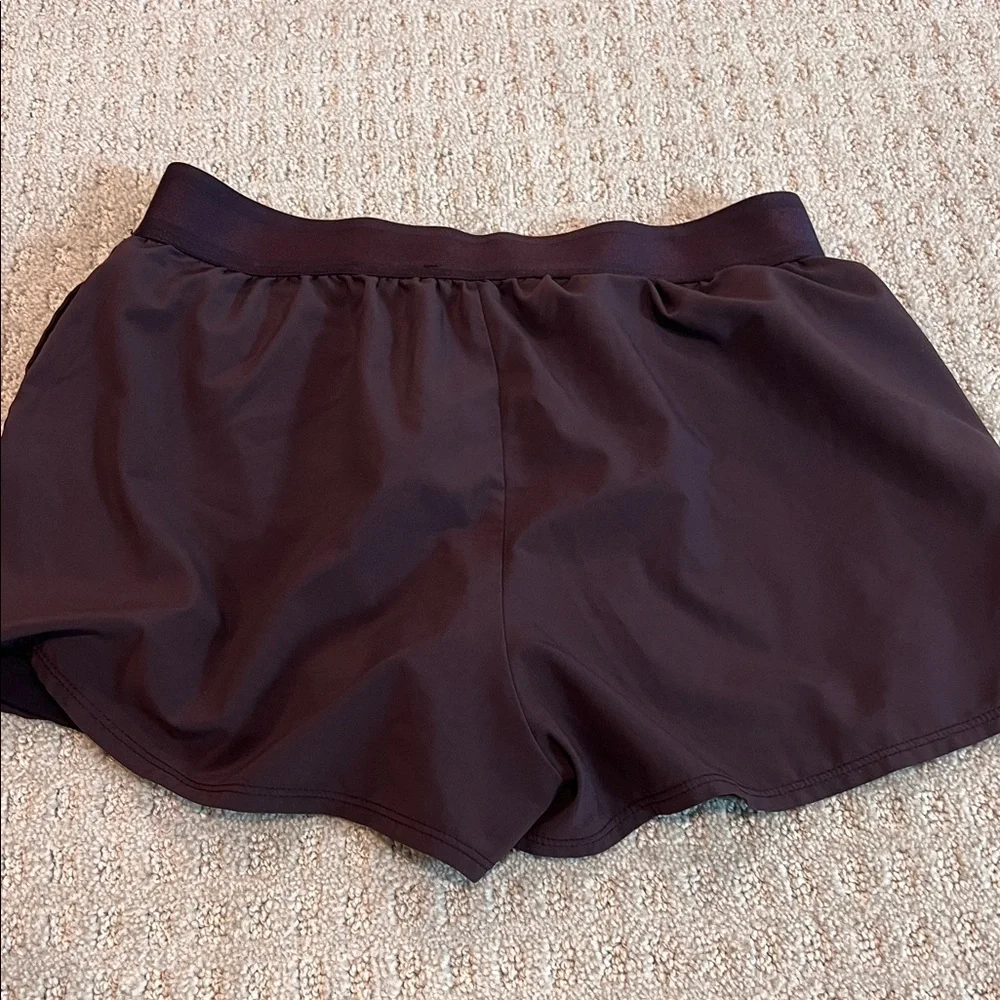 Nike Women's Dark Athletic Shorts - Picture 4 of 4